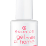 Para o efeito manicura francesa natural, aplica-se o French Gel Top Coat (€3,99), que também vai a secar debaixo da lâmpada LED