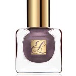 Verniz Pure Color Vivid Shine Nail Lacquer, na cor Chrome Violet. €20,50