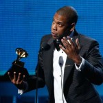 Jay-Z recebe o prémio de Melhor Colaboração Rap (em conjunto com Justin Timberlake).