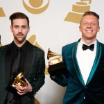 Macklemore & Ryan Lewis com os seus quatro Grammys: Melhor Novo Artista, Melhor Atuação Rap, por ‘Thrift Shop’, Melhor Canção Rap, por ‘Thrift Shop’, e Melhor Álbum Rap, por ‘The Heist’.