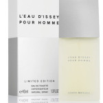 Para ele: O perfume L’Eau d’Issey Pour Homme é uma fragrância fresca, que tem como notas principais yuzu, canela, noz-moscada e madeira de sândalo. 40 ml, €42,40.