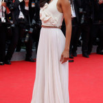 Zoe Saldana em Victoria Beckham