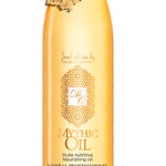 A embalagem do novo Mythic Oil Jewelry Edition, concebida por Vanessa Pinoncely. PVP €27.