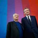 O arquiteto Frank Gehry (à esquerda) e o presidente do grupo LVMH, Bernard Arnault © Reuters.