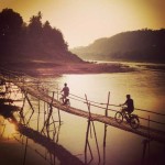 Ponte de bambu em Luang Prabang.