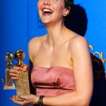 Maggie Gyllenhaal, em Miu Miu, ganhou o Globo de Ouro de melhor atriz com a série ‘The Honorable Woman’ © Reuters.