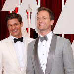 O apresentador da cerimónia, Neil Patrick Harris, com o marido David Burtka.