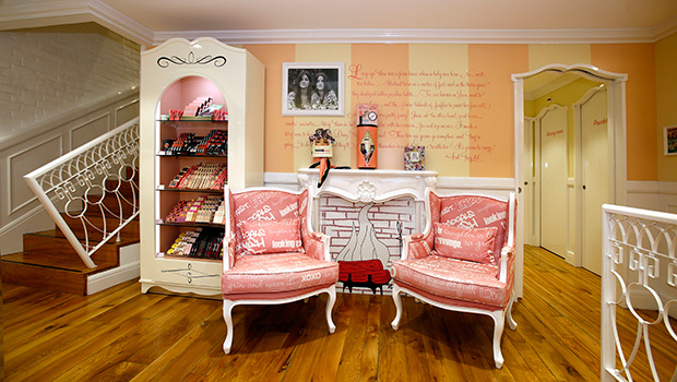 Boutique Benefit inaugura no Chiado