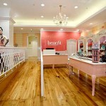 Boutique Benefit inaugura no Chiado