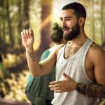 patrick beach - fazer yoga melhorar a vida