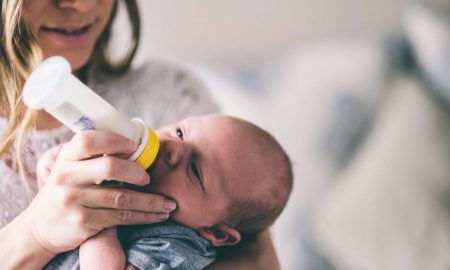 Aprenda online a alimentar o seu bebé