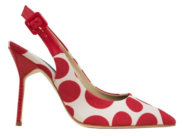 Sapatos forrados em tela estampada, carolina Herrera €175 (PVP €250)