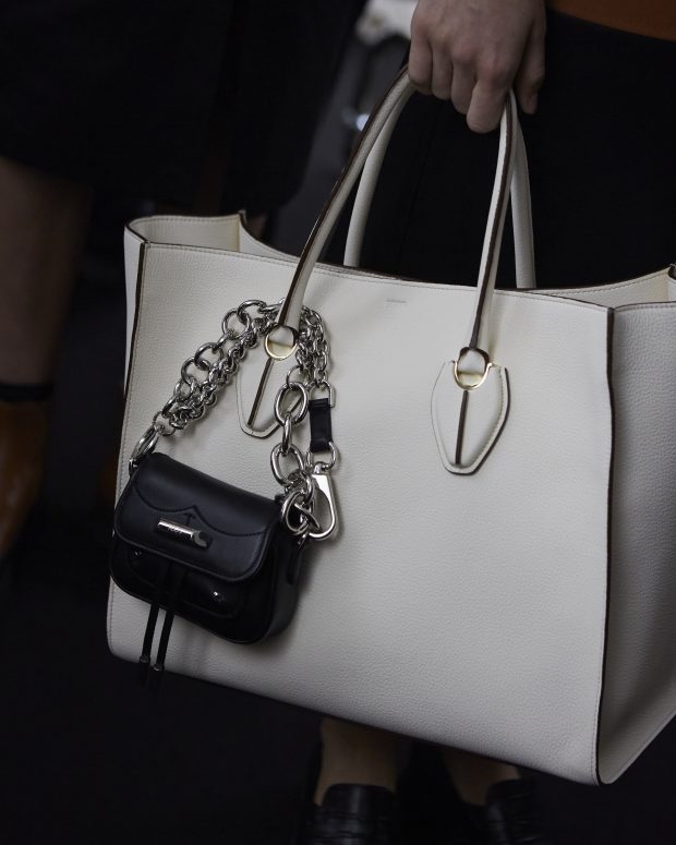 tods-w-fw-19-20-backstage-images-22