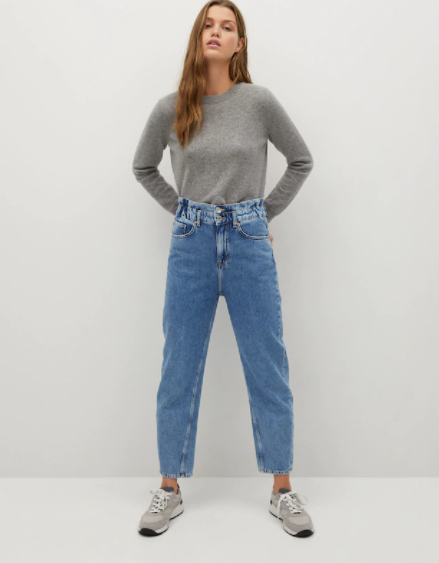 Jeans baggy com cintura elástica (Antes 29,99 €. Agora 19,99 €)