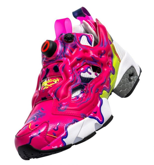 Instapump Fury (€170, G58853) – Baseado no famoso “muco” psico-reativo, de Os Caça-fantasmas II, estes sapatos apresentam uma impressão em gel translúcida na parte superior para criar o efeito do “slime”, e um clip no salto que enfatiza o estilo urbano do sapato, juntamente com a frase “PROOF OF A GHOSTLY ENCOUNTER” (PROVA DE ENCONTRO FANTASMAGÓRICO). Disponível em tamanho adulto e criança.