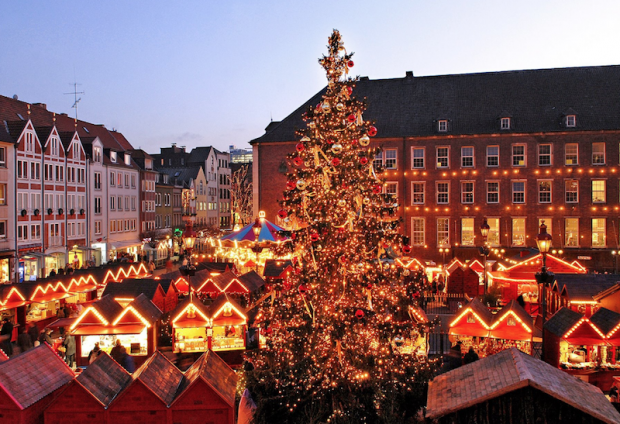 Mercado de Natal em Dusseldorf. Destinos e Viagens