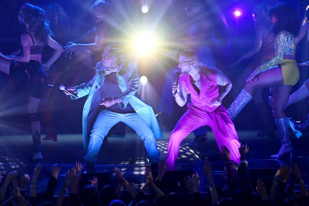 Rayvanny and Maluma (Foto de Kate Green/MTV/Getty Images para a MTV)