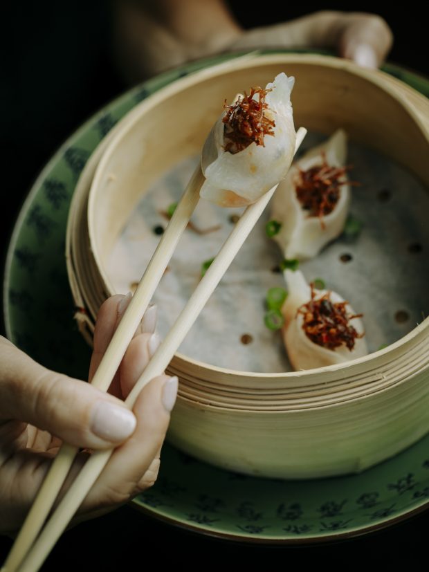 DIM SUM DE FOIE GRAS E COGUMELOS SHIITAKE (€12,45)