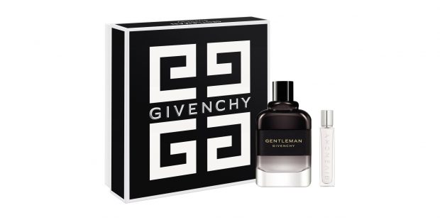 Gentleman Givenchy Boisée contém: -Eau de Parfum 100 ml -Eau de Parfum 12,5 ml €110
