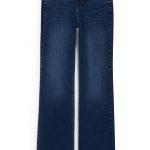 Flatered jeans, €34,99