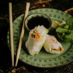Goi Cuon – Rolo Vietnamita com salada, ervas aromáticas e camarões