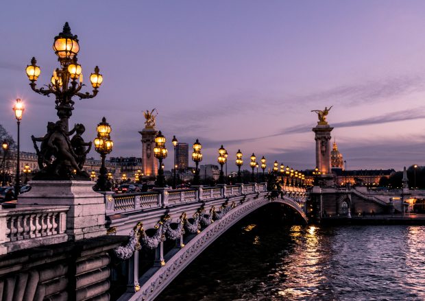 Paris. crédito leonard cotte, via unsplash