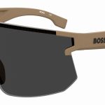Matteo usa óculos de sol BOSS 1500/S da linha Active & Dynamic