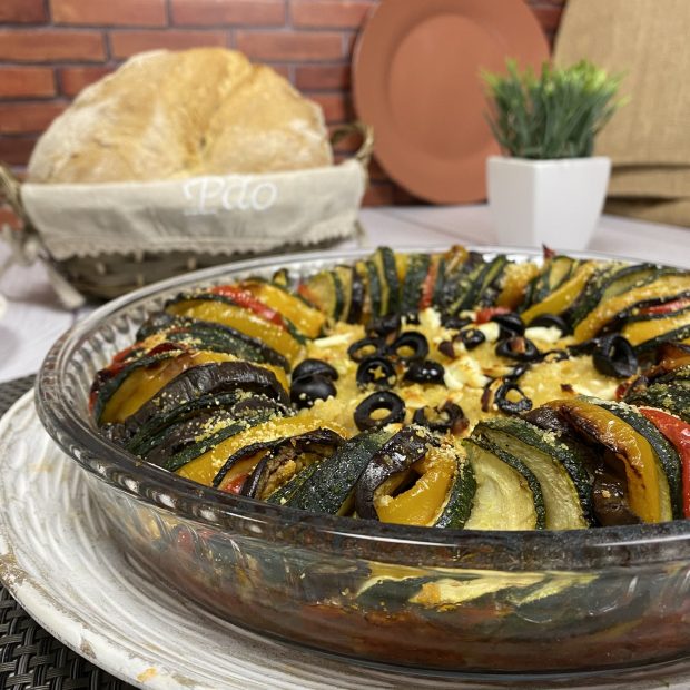 Ratatouille com Broa, Queijo e Azeitona (1)