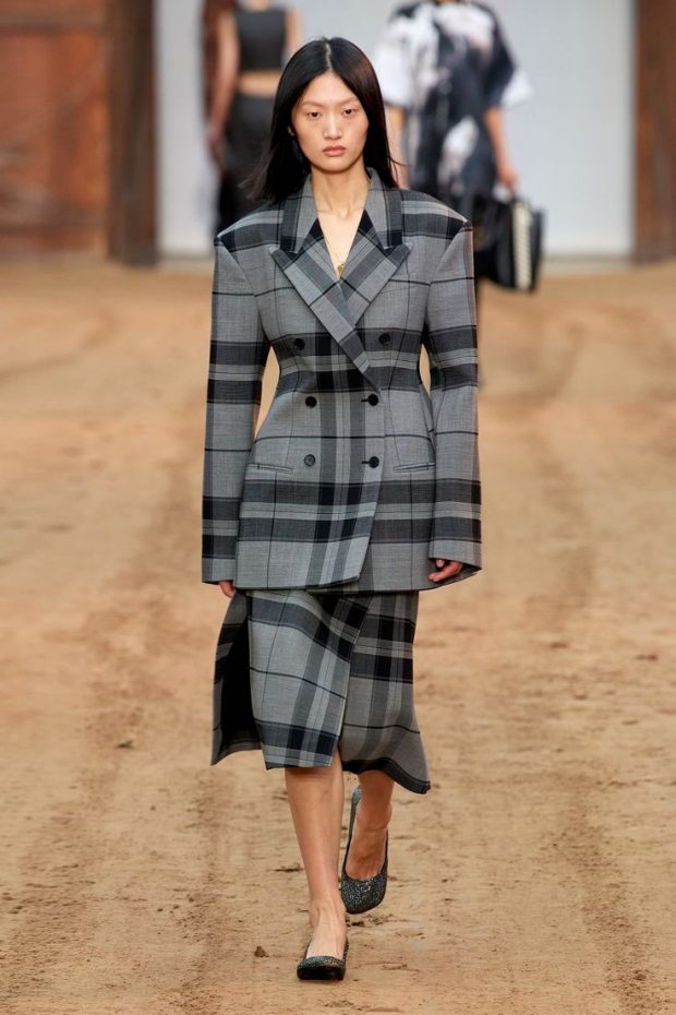 Créditos: Stella McCartney Fall 2023 Ready-to-Wear Collection / Pinterest
