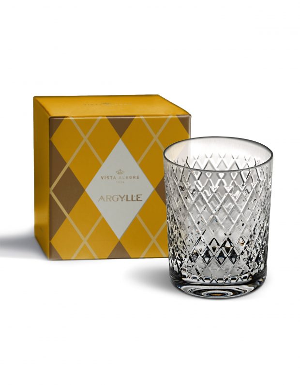 O copo de whisky em cristal, produzido à mão pela Vista Alegre para o filme "Argylle"