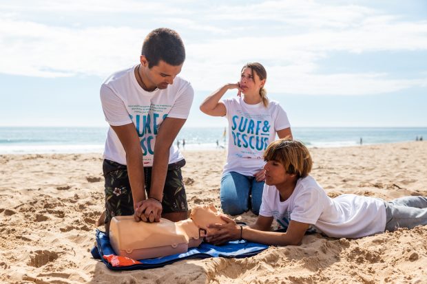 Projeto Surf & Rescue em Cascais. Créditos: Janna Nadjejda Guichet