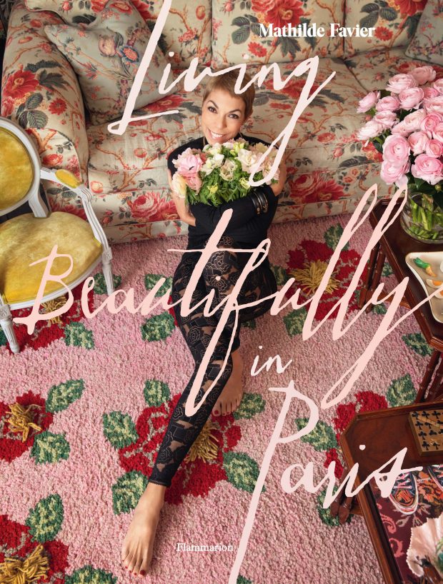 Livro "Living Beautifully in Paris"