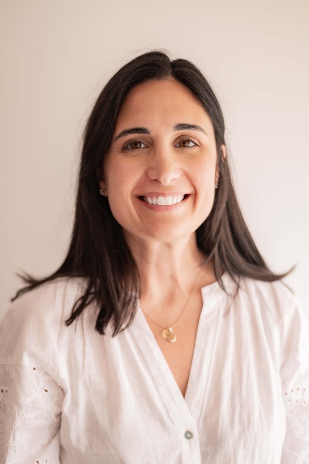 Andrea Guerreiro, Consultora de Lactação Certificada (IBCLC), doula de gravidez e autora do livro “Quero Amamentar com Confiança e Conforto". Créditos: Ana Cintrão