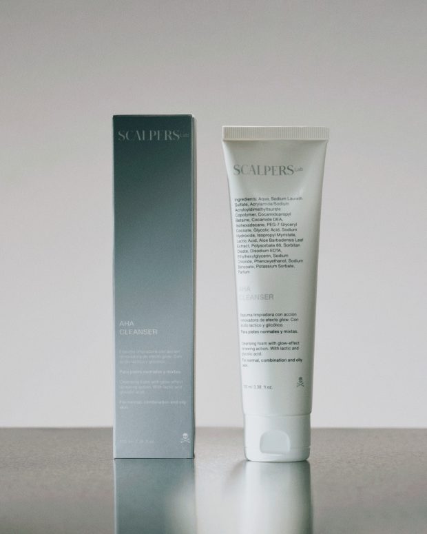 DESMAQUILHANTE AHA CLEANSER SCALPERS LAB, €15,90