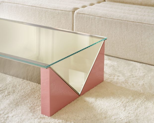 Mesa Napoleone, desenhada por Alberto-Strada para a Acerbis Design. Créditos: QuartoSala