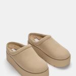 Socas plataforma forro, Pull & Bear, €19,99