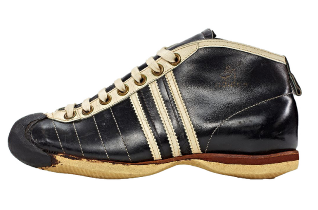 O primeiro modelo dos Samba da Adidas, criado em 1950