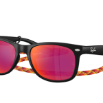 1. Ray Ban, RJ9052S, Black/Pink, disponível na Sunglass Hut, preço sob consulta